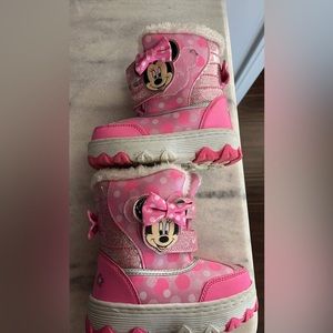 Snow boots- toddler size 8